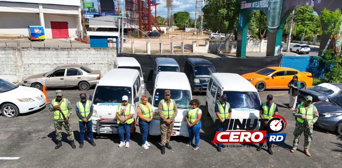 Cinco conductores haitianos indocumentados sorprendidos en operativo en Ciudad Juan Bosch