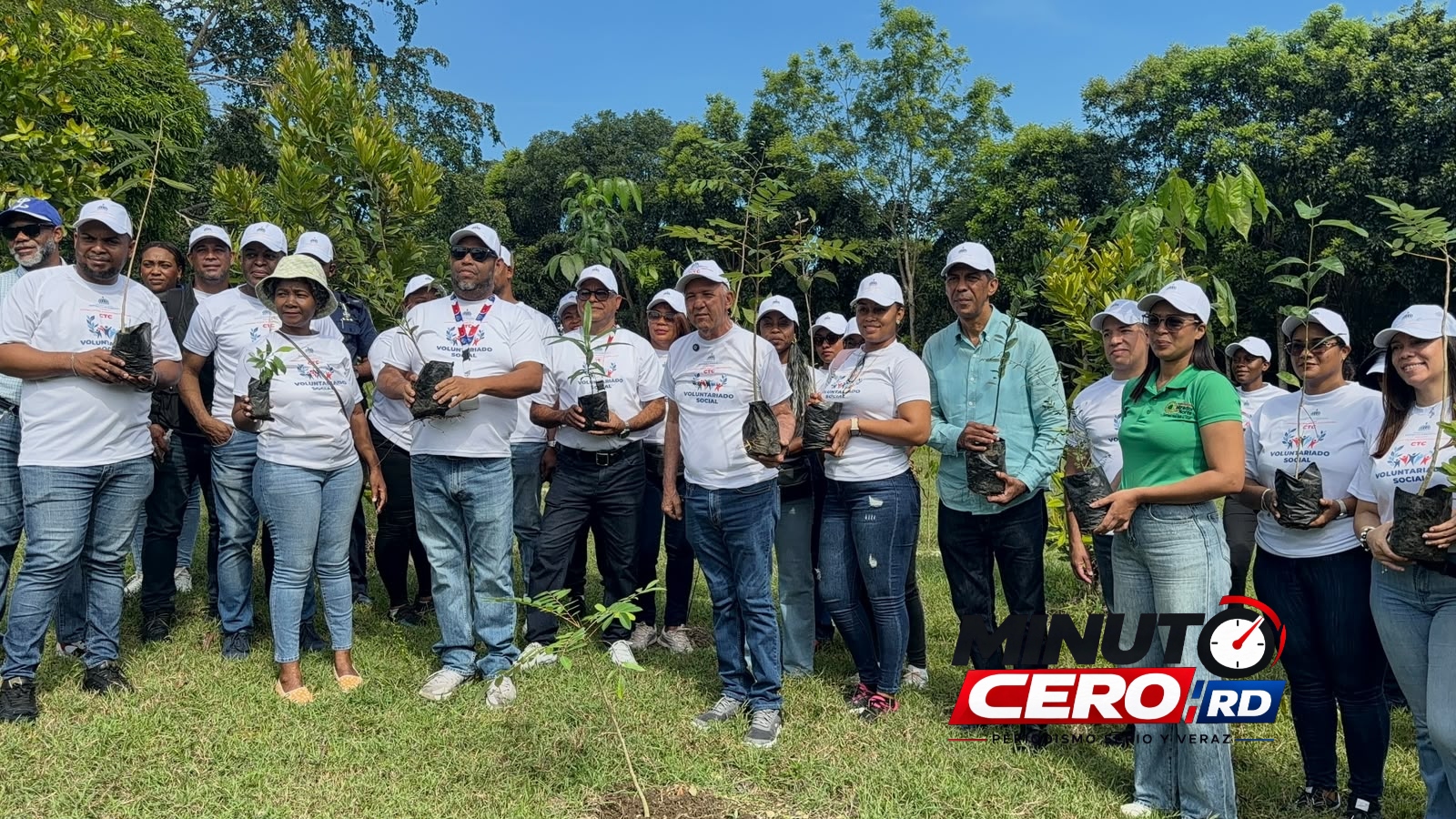 Voluntariado de los CTC reforesta los Humedales del Ozama