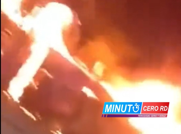 SDN | Video: Incendio consume varias viviendas y negocios en Los Guaricanos; investigan causas