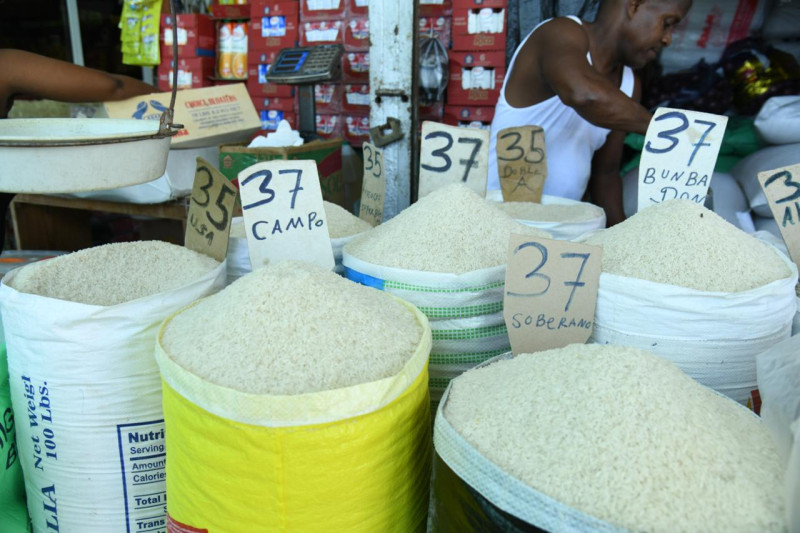 El precio del arroz, que ronda entre RD$35 a RD$40 la libra dependiendo de su clasificación